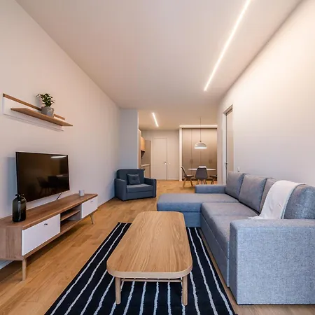 Kungu Street Old Town By Innorental Apartman